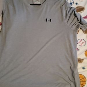 Grey Under Armor t-shirt